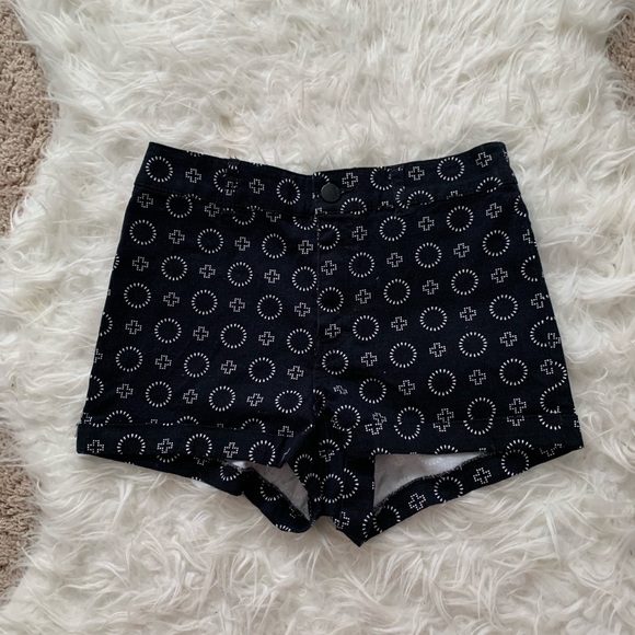 H&M Pants - SAVE SUMMER HIGHRISE SHORTS